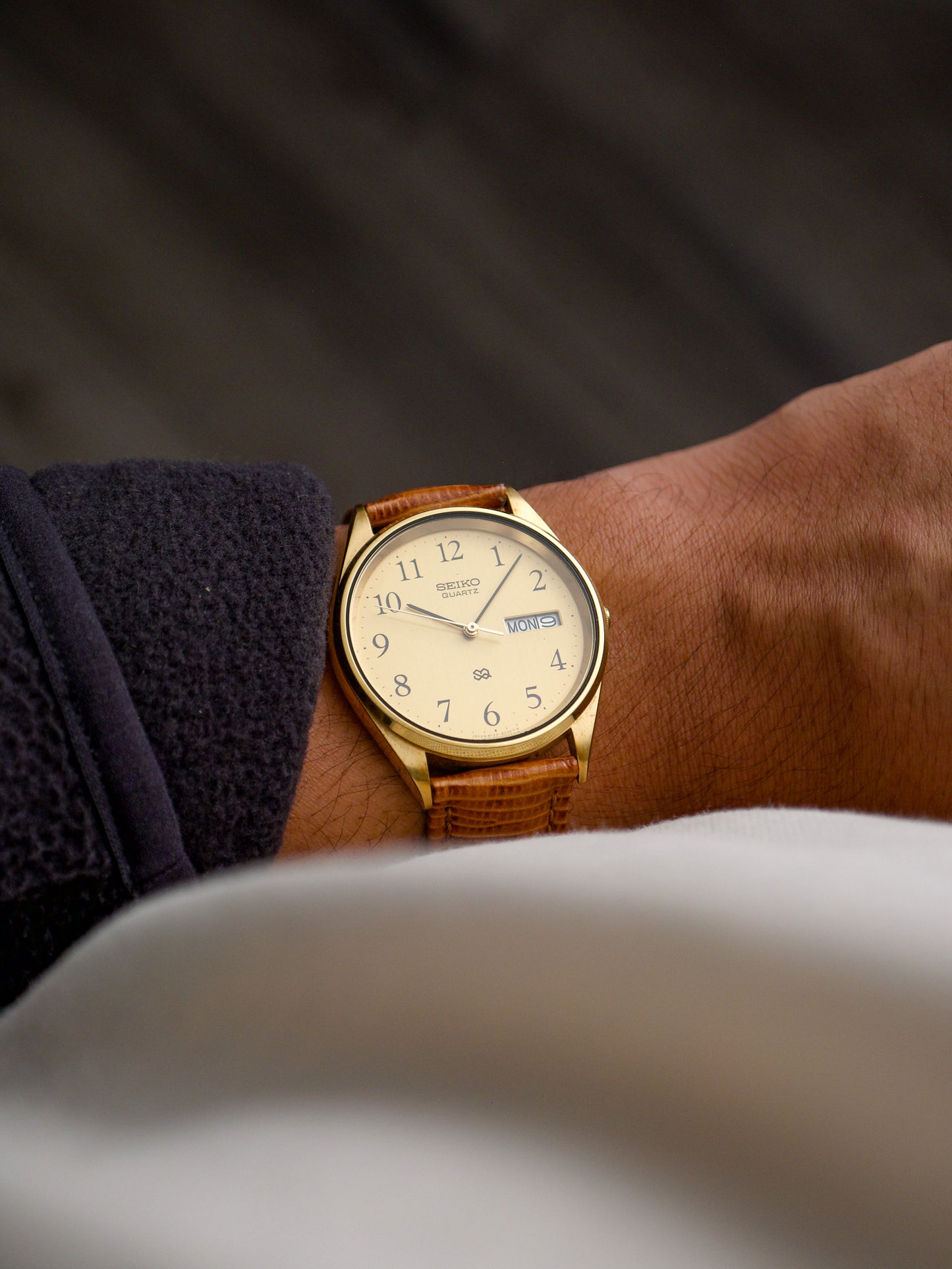 Near Mint 1983 Seiko Quartz Gold Toned Men's Wrist-Watch W/Box & Papers