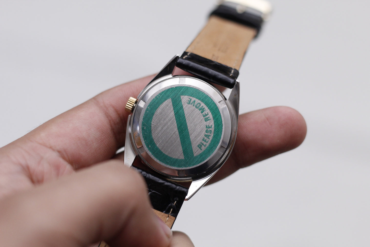 1980s Helbros Baby Day-Date Straight Grain Golden Dial Men's Wrist-Watch W/Box