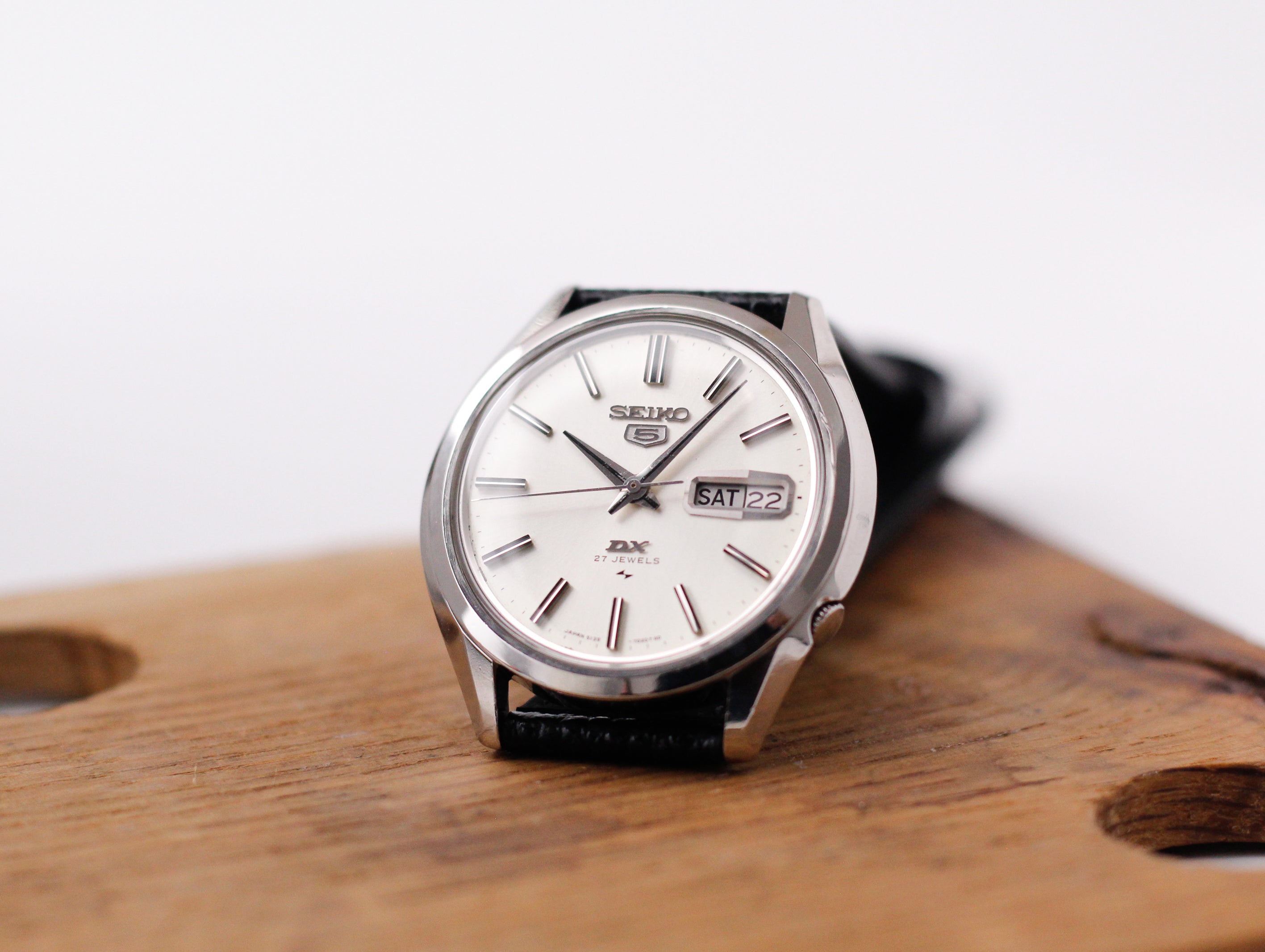 Serviced 1968 Seiko 5 Deluxe Silver Sunburst Dial Men s Wrist Watch serviced-1968-seiko-5-deluxe-silver-sunburst-dial-men-s-wrist-watch