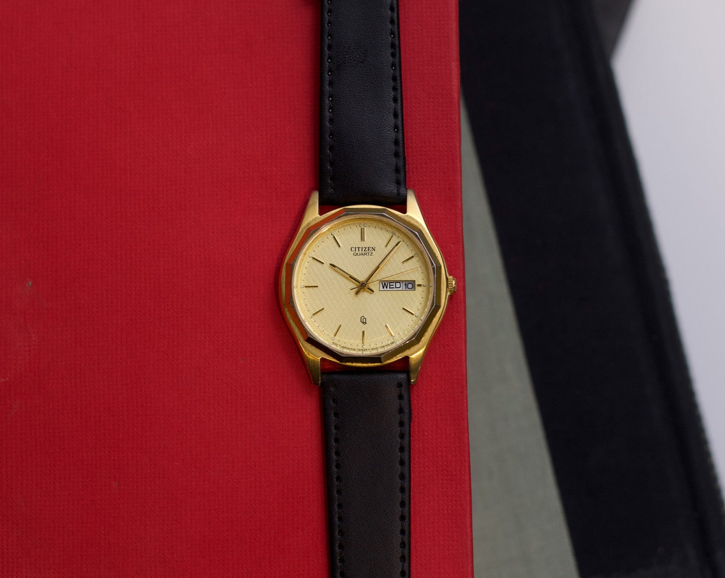 1990s Citizen Gold Toned Quartz Men's Wrist-Watch