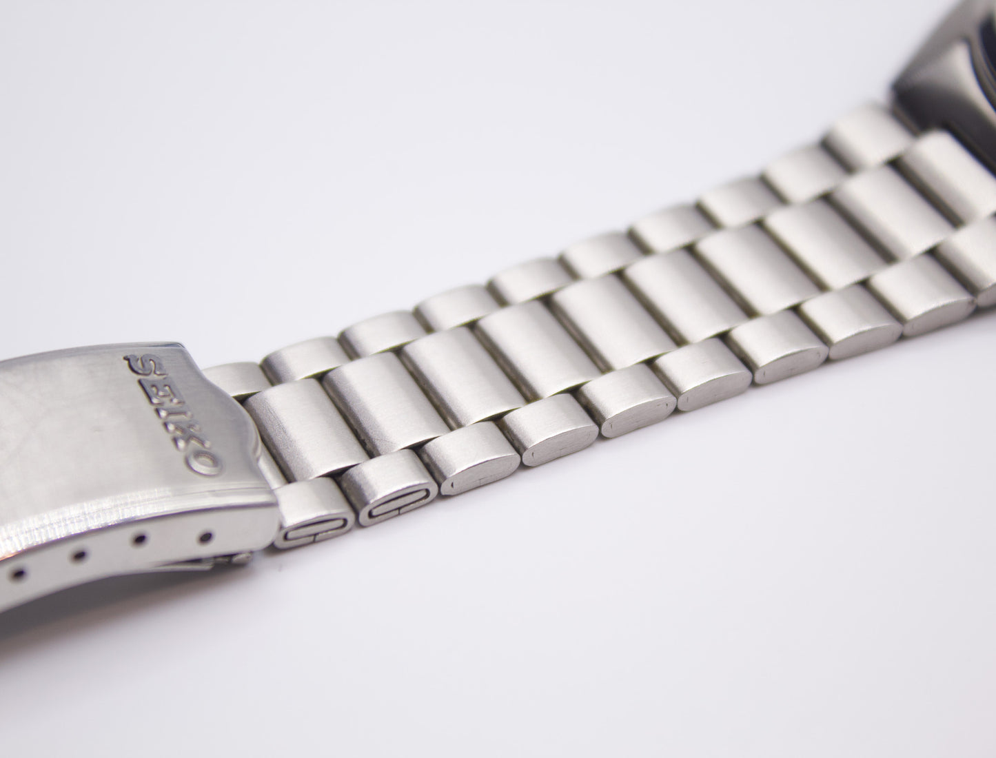 1994 Seiko 5 Deep Gray Dial Men's Automatic Wrist-Watch