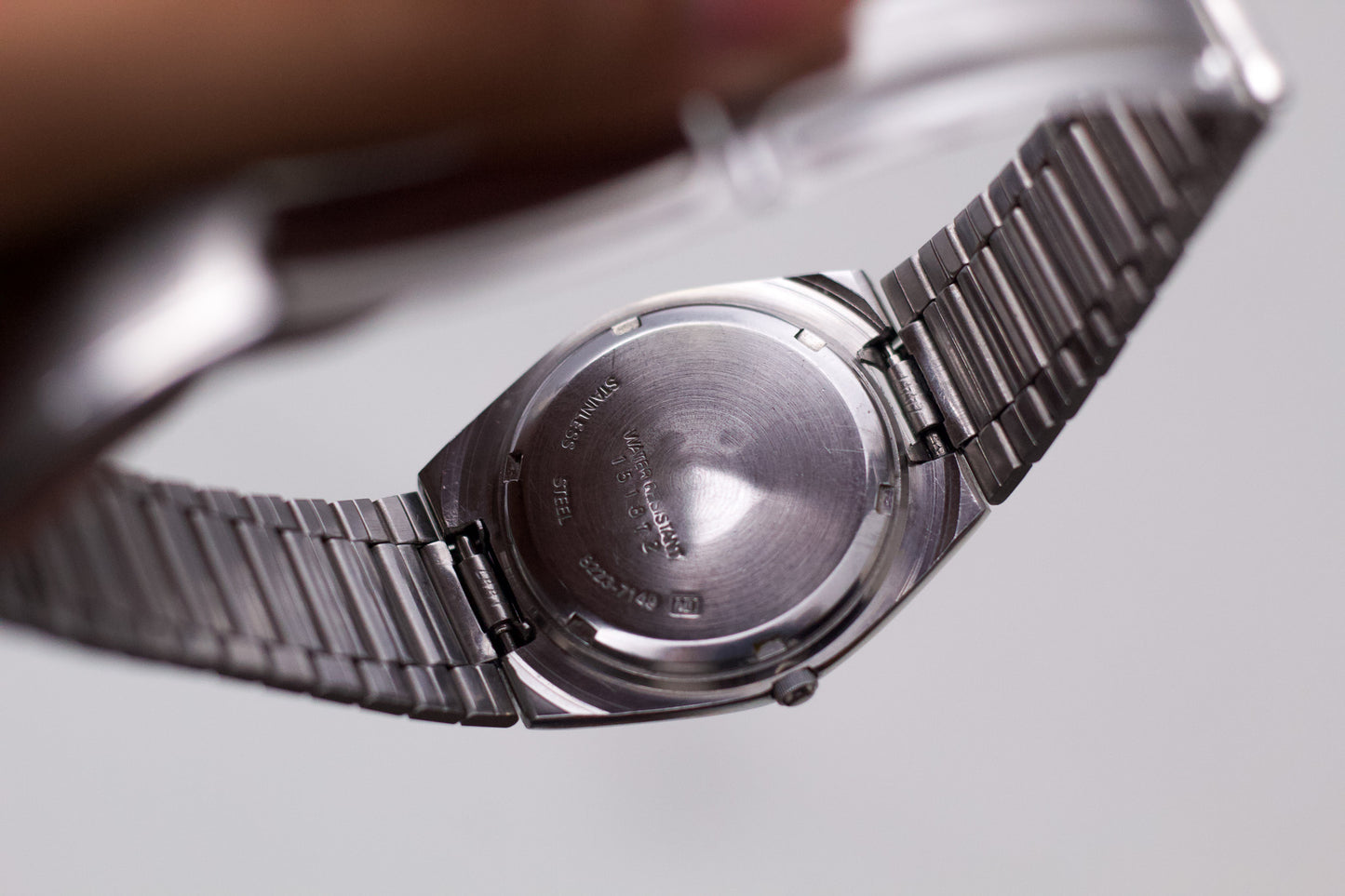 1981 Seiko SQ Straight Grain Silver Dial Men's Wrist-Watch