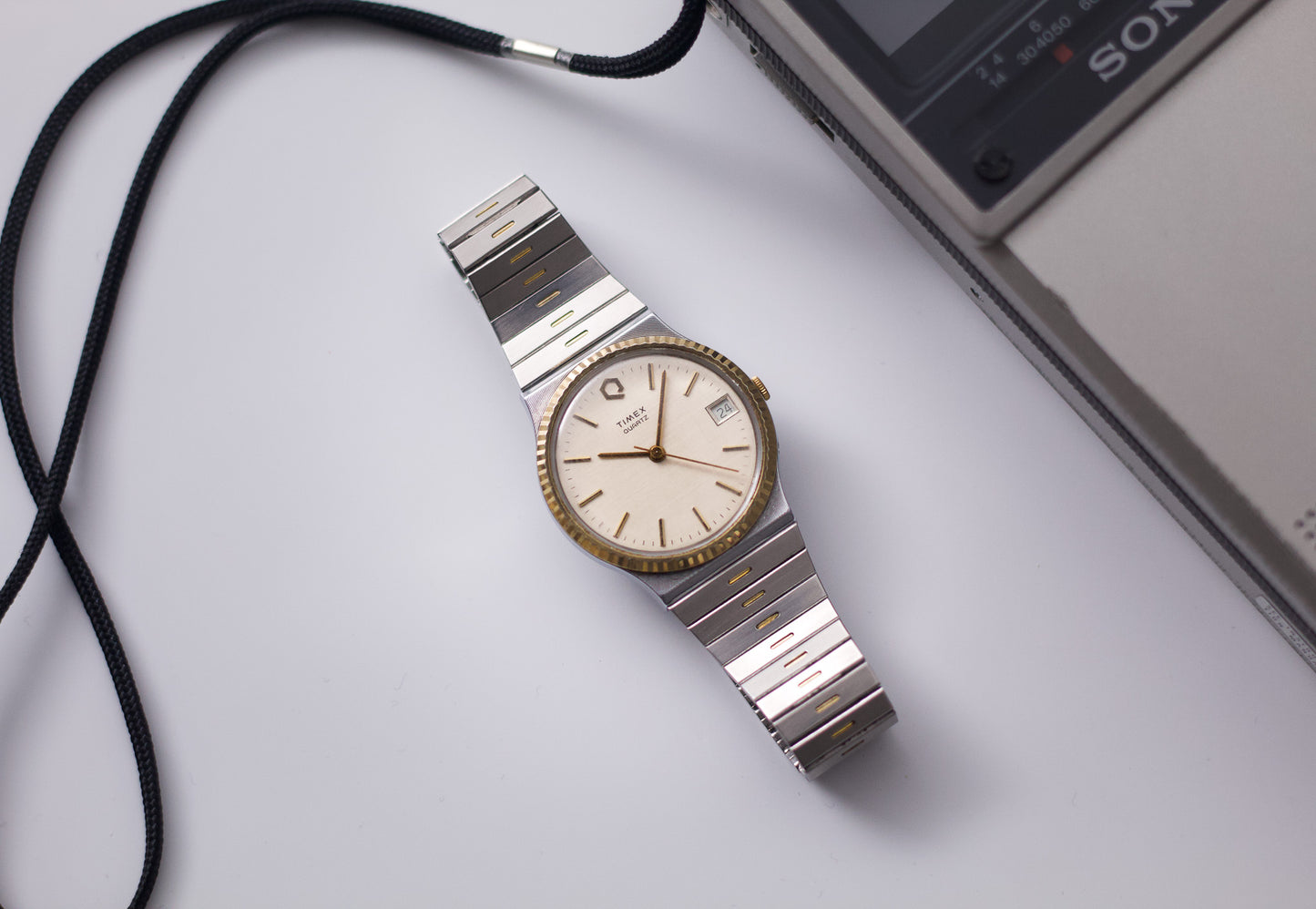 1980s Timex Quartz Light Golden Linen Dial Men's Wrist-Watch