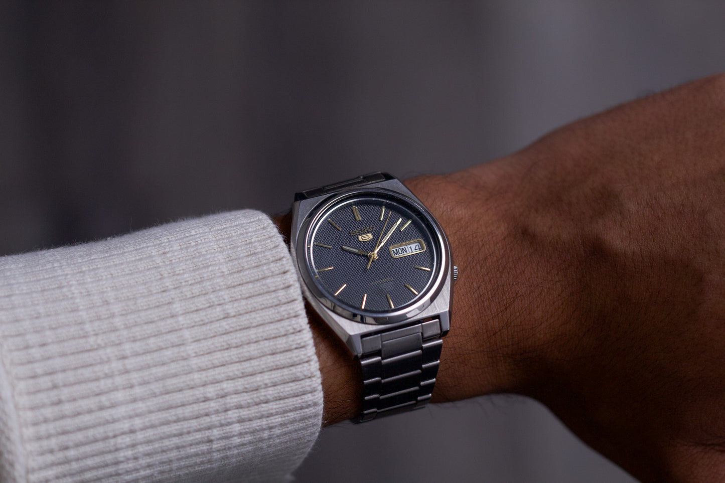 1997 Seiko 5 Midnight Black Men's Mechanical Wrist-Watch