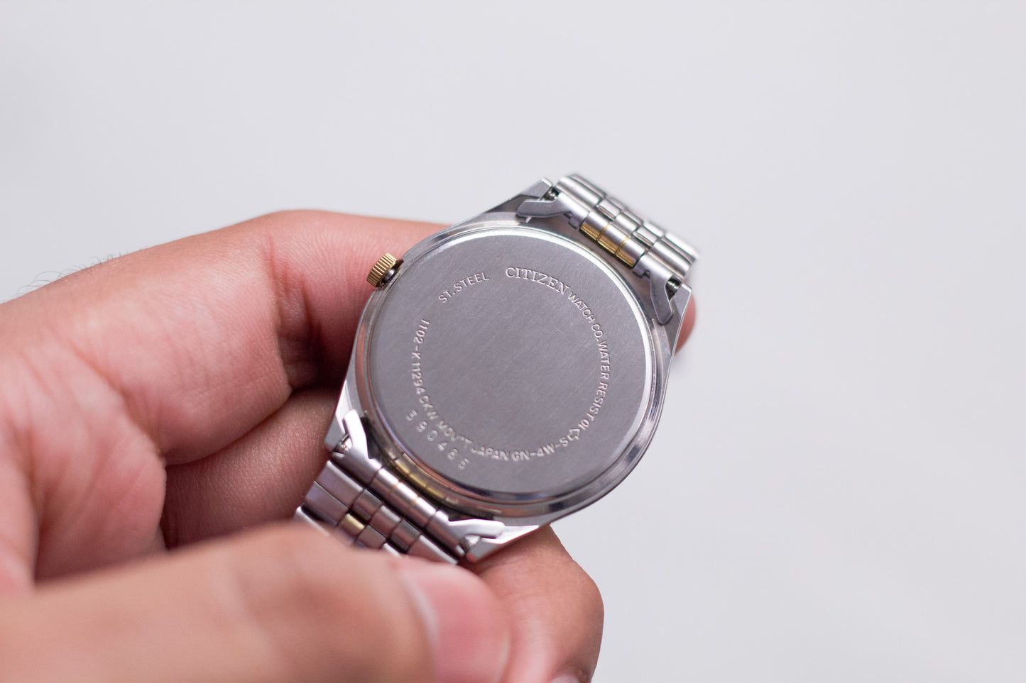 1990s Citizen Quartz Two Tone Textured Gray Dial Men's Wrist-Watch