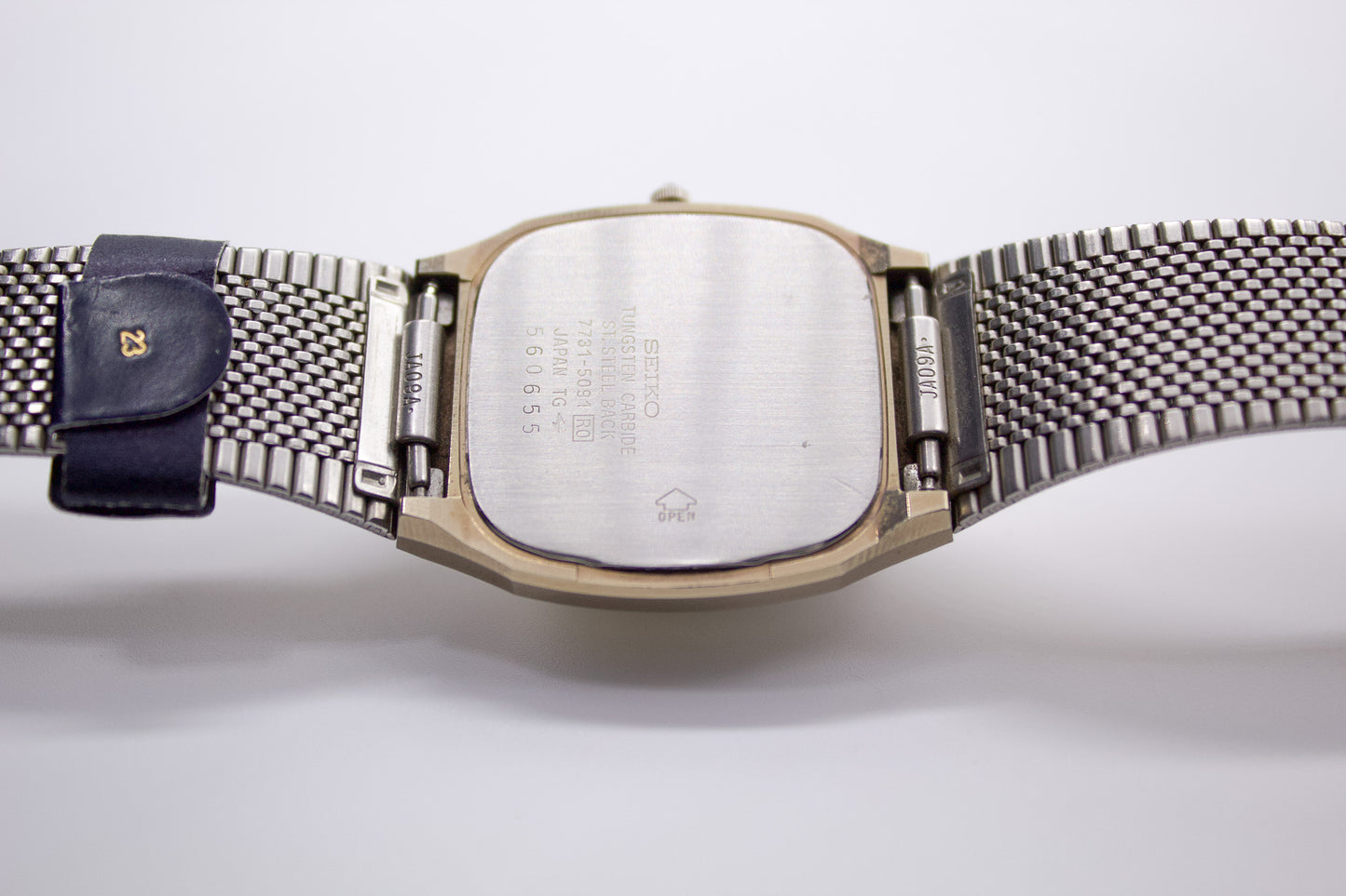 1985 NOS Seiko Dulce Champagne Toned Dial Men's Wrist-Watch