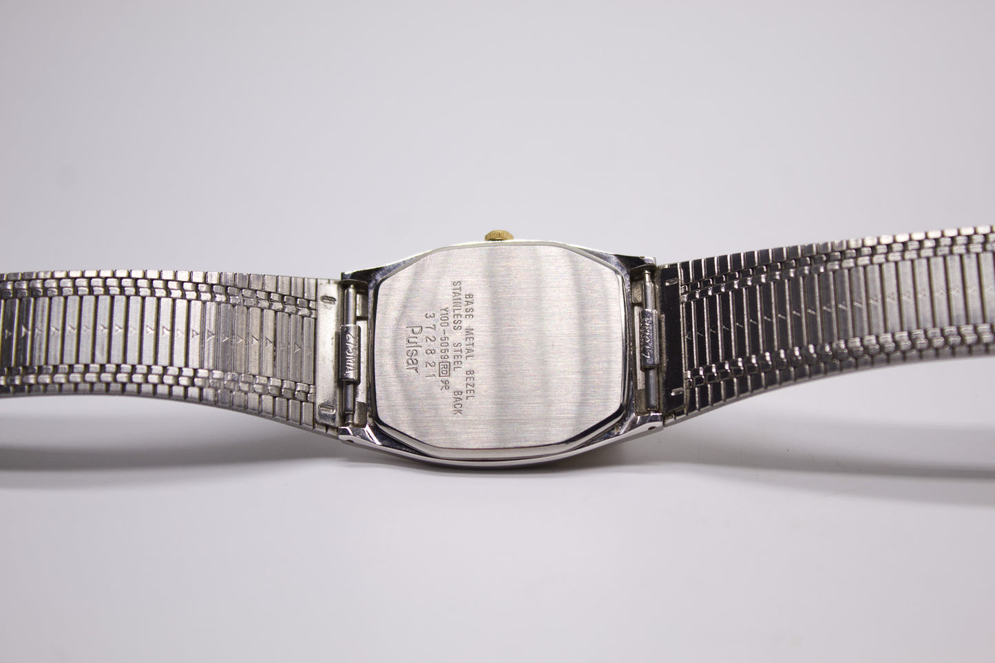 1993 Pulsar Quartz Straight Grain Gray Dial Two Tone Men's Wrist Watch