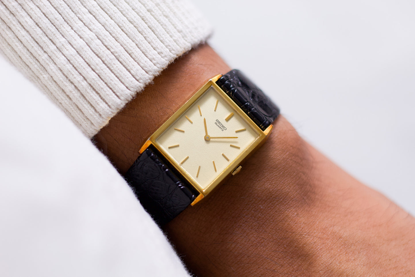 1983 Seiko Golden Ivory Dial Tank Style Watch Men's Wrist-Watch