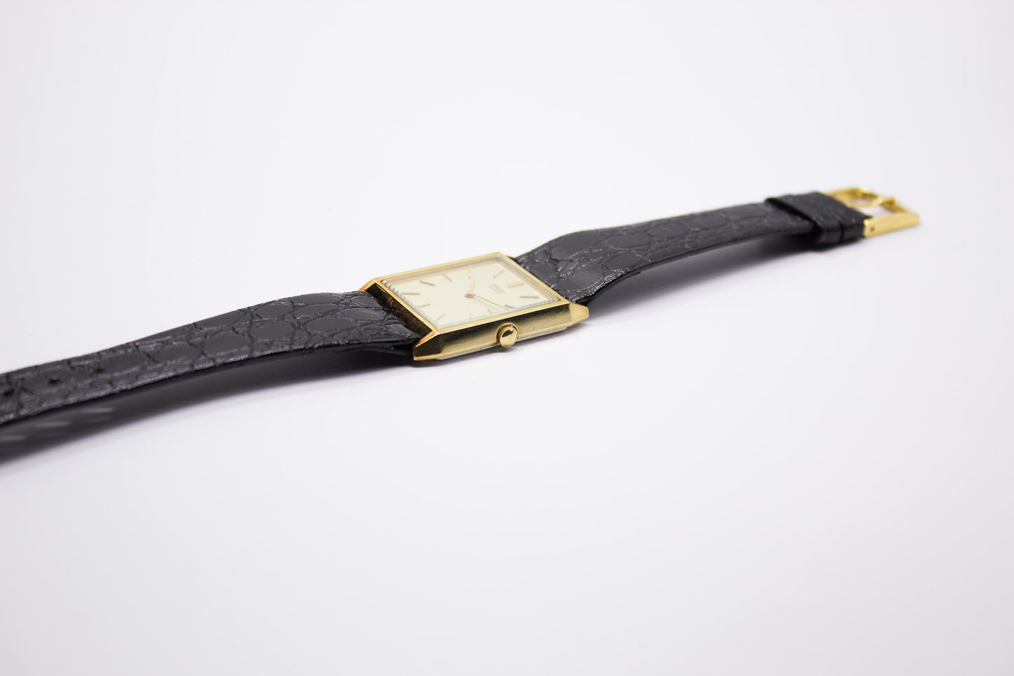 1983 Seiko Golden Ivory Dial Tank Style Watch Men's Wrist-Watch