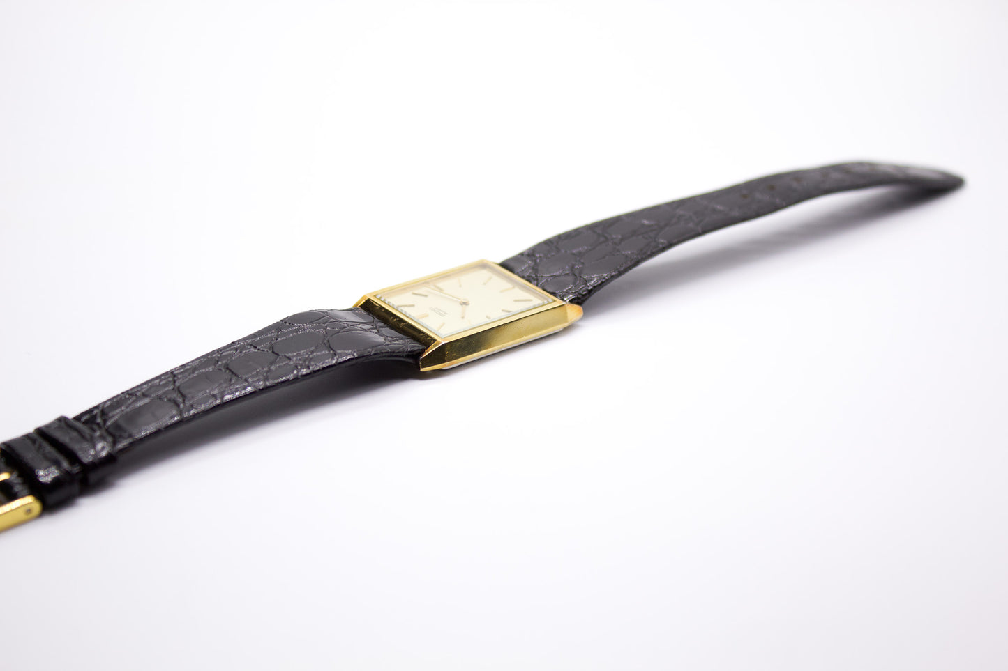 1983 Seiko Golden Ivory Dial Tank Style Watch Men's Wrist-Watch