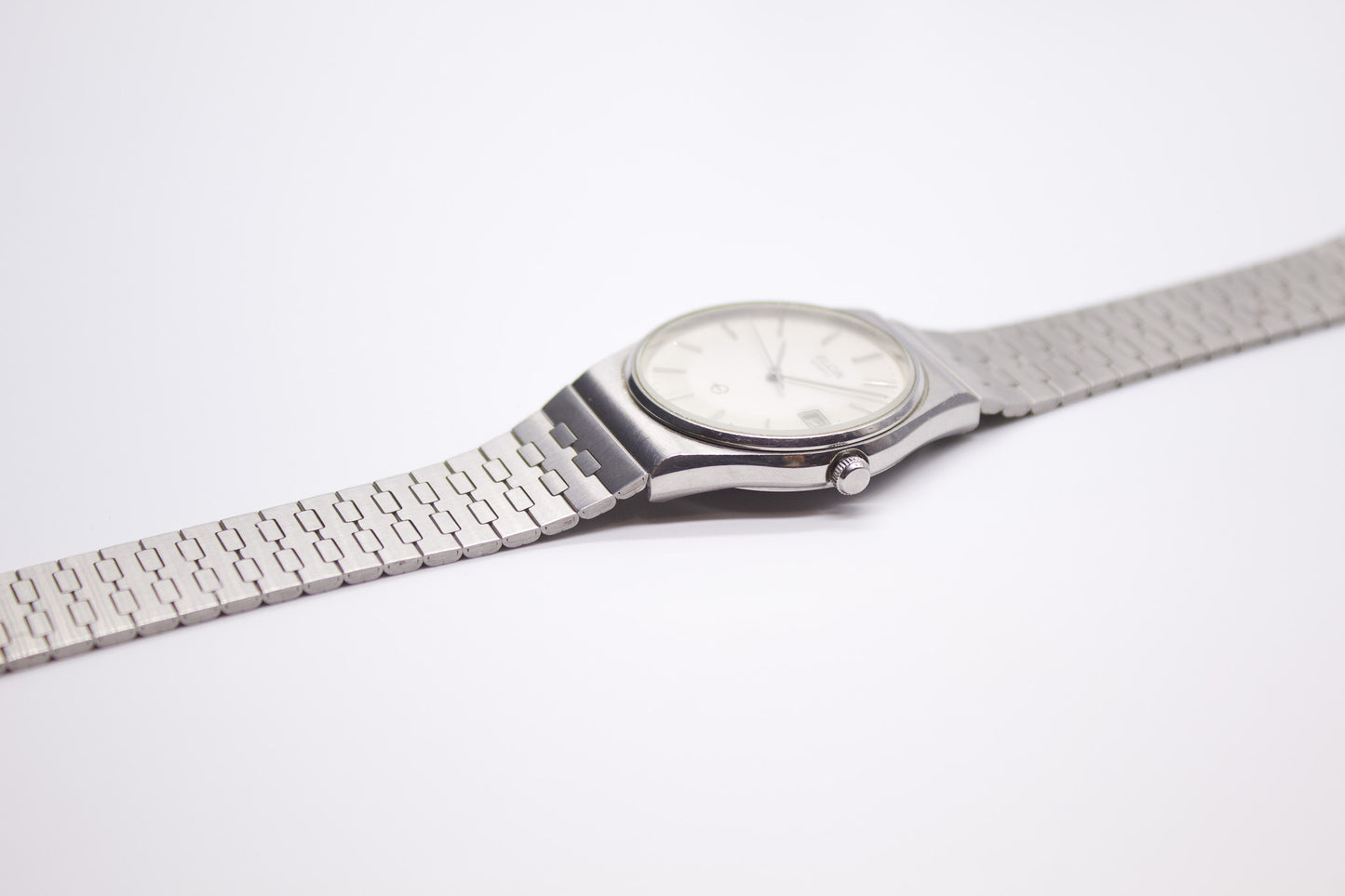 1970s Elgin Two-Tone White Dial Men's Quartz Wrist-Watch