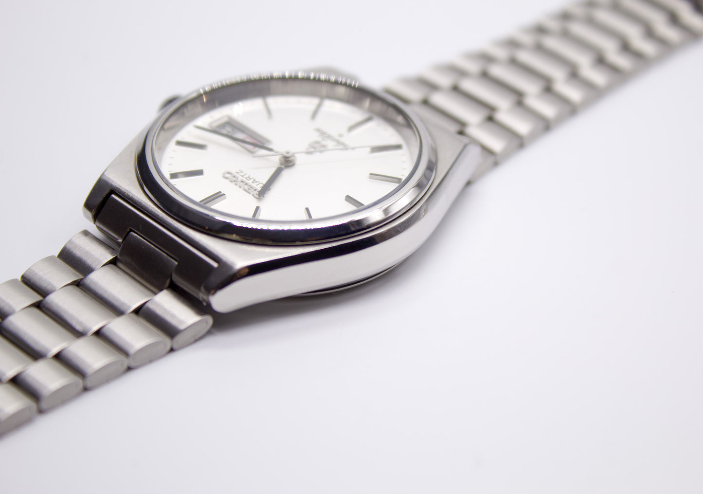 Near Mint 1982 Seiko Silverwave Brilliant Silver Dial Men's Wrist-Watch