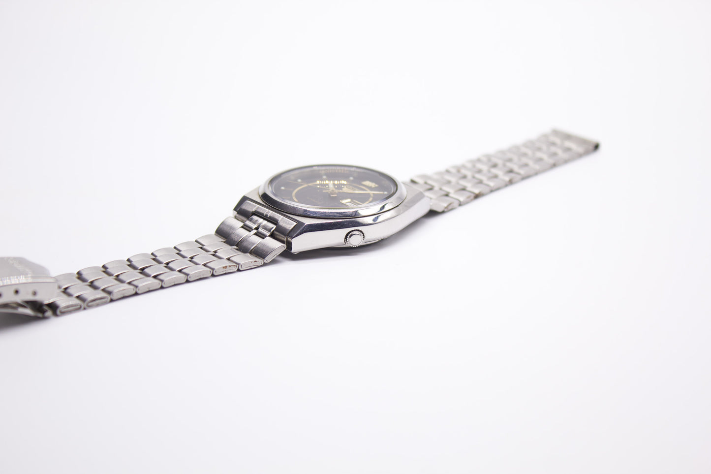 1997 Seiko 5 Striped Deep Gray Dial Men's Wrist-Watch