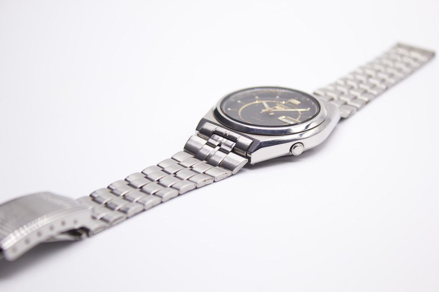 1997 Seiko 5 Striped Deep Gray Dial Men's Wrist-Watch