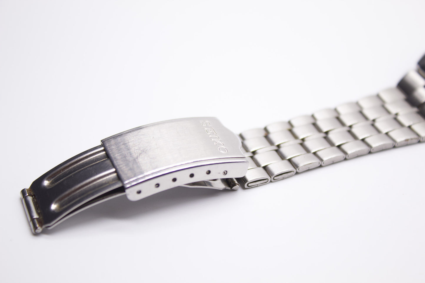 1997 Seiko 5 Striped Deep Gray Dial Men's Wrist-Watch