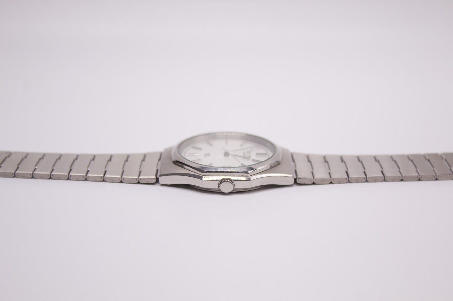 1984 Seiko SQ Straight Grain Silver Dial Men's Wrist-Watch