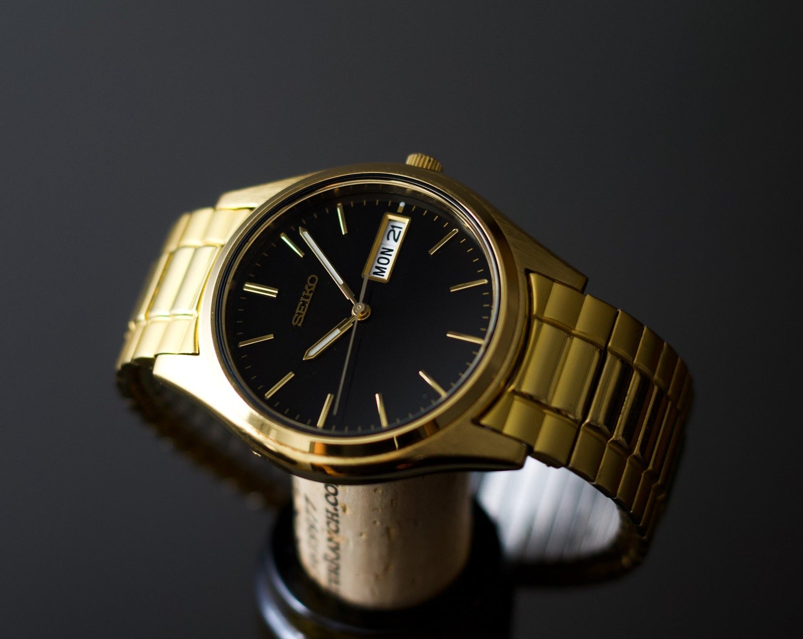 1994 Seiko Gold Toned Quartz Men's Wrist-Watch With Box/Papers