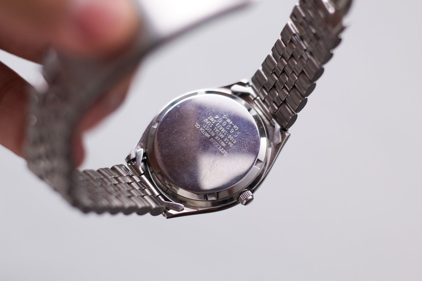 1990s Citizen Quartz Textured Gray Dial Men's Wrist-Watch