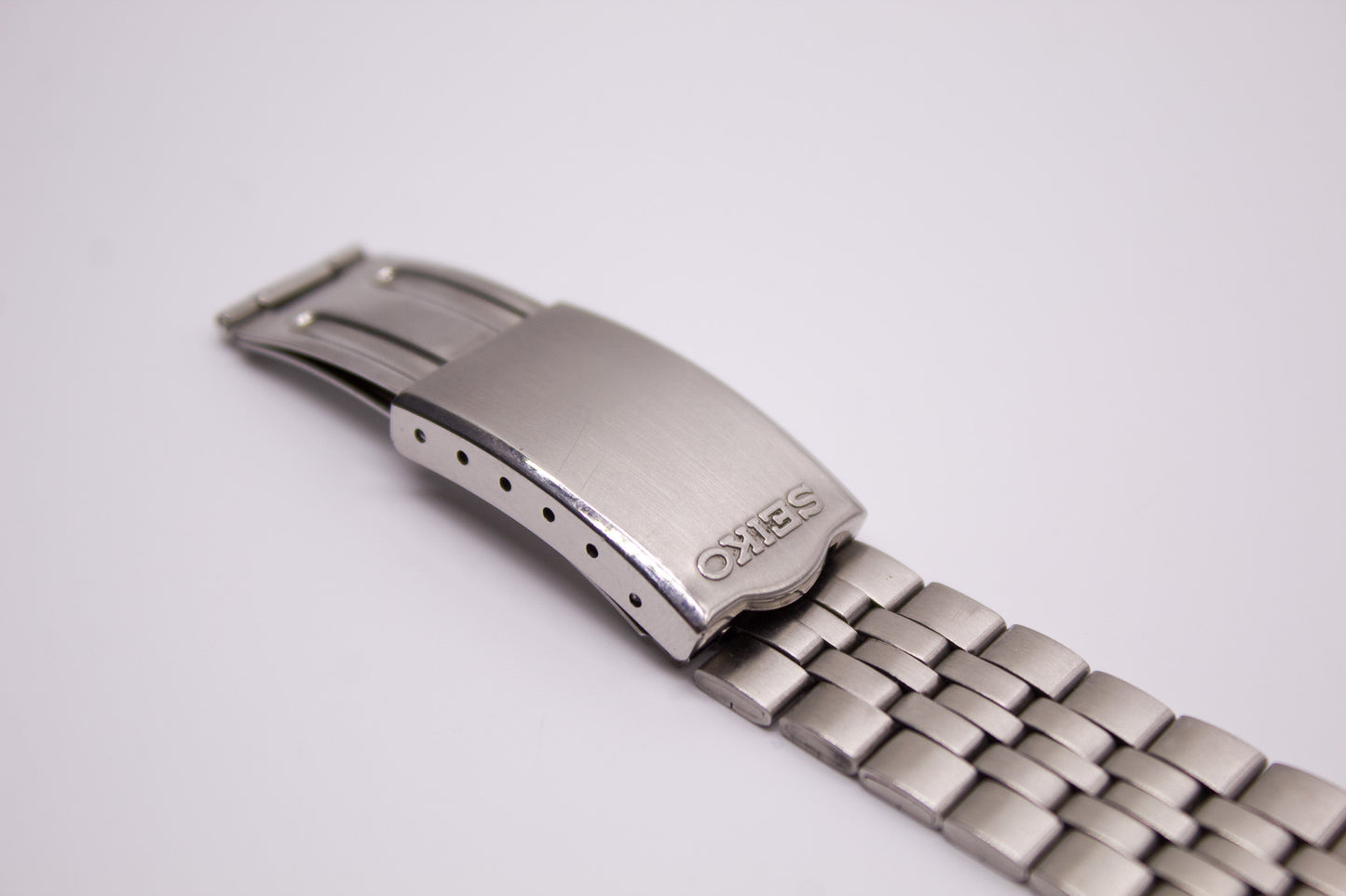 1977 Seiko Silverwave Striped White Dial Men's Wrist-Watch