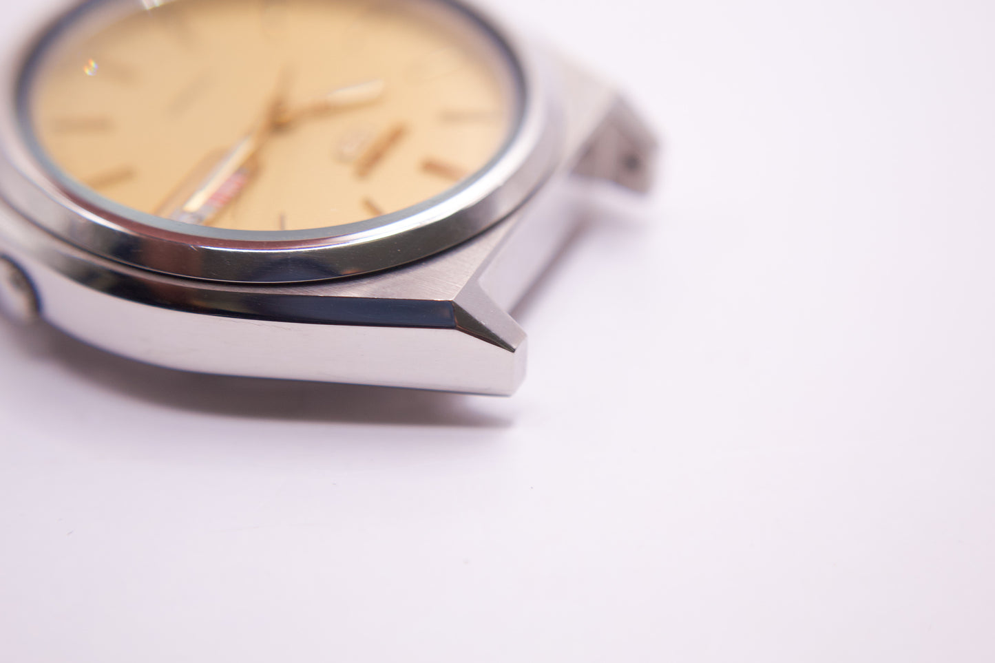 1998 Seiko 5 Gold Waffle Dial Men's Wrist-Watch