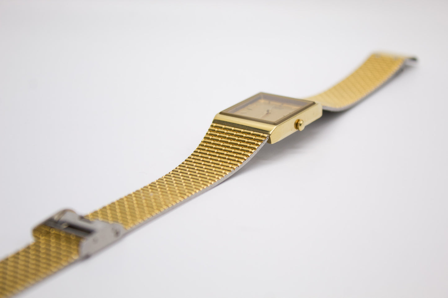 1988 Seiko Quartz Tank Straight Grain Golden Dial Men's Wrist-Watch