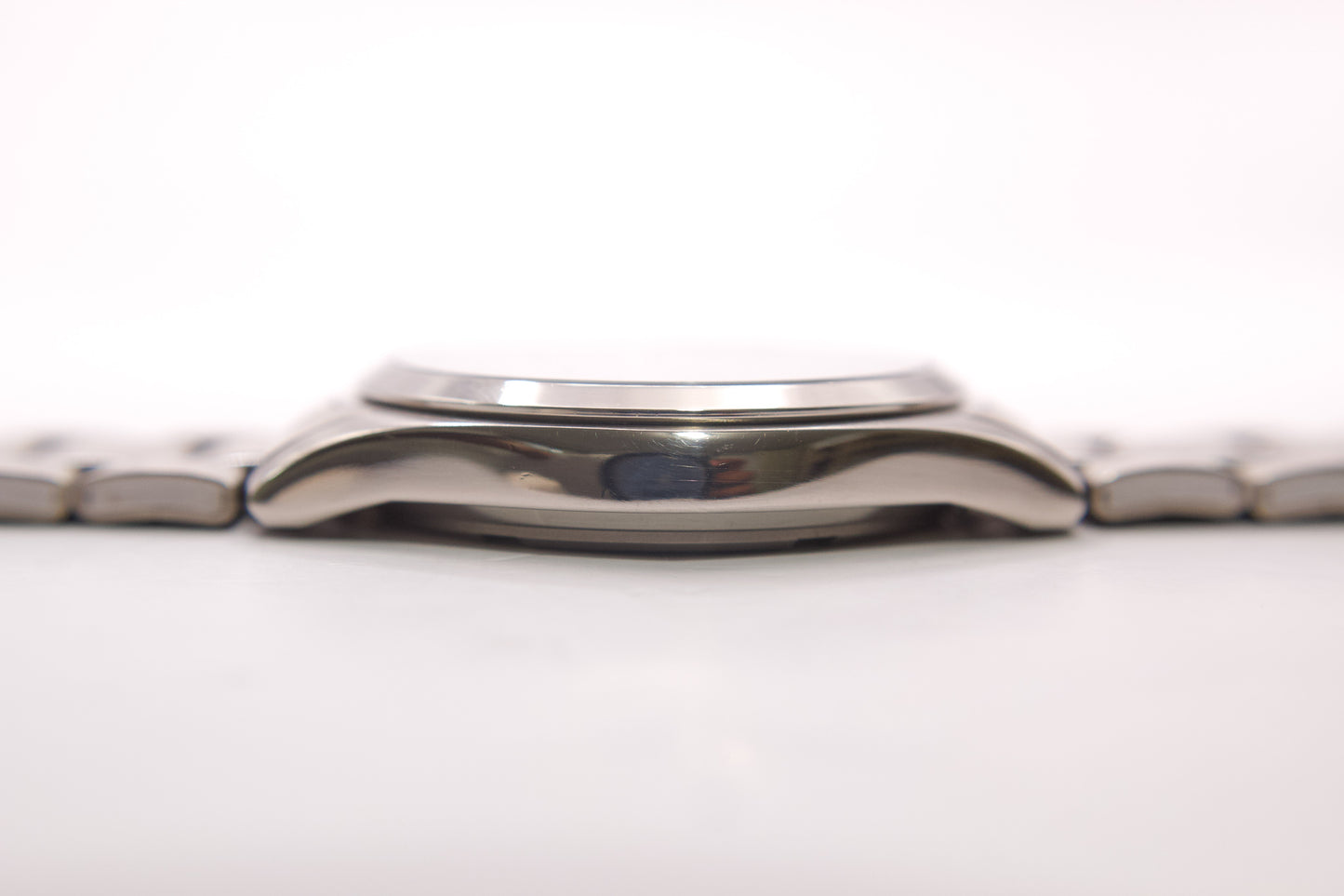 1990s Seiko Titanium Matte Gray Men's Quartz Wrist-Watch