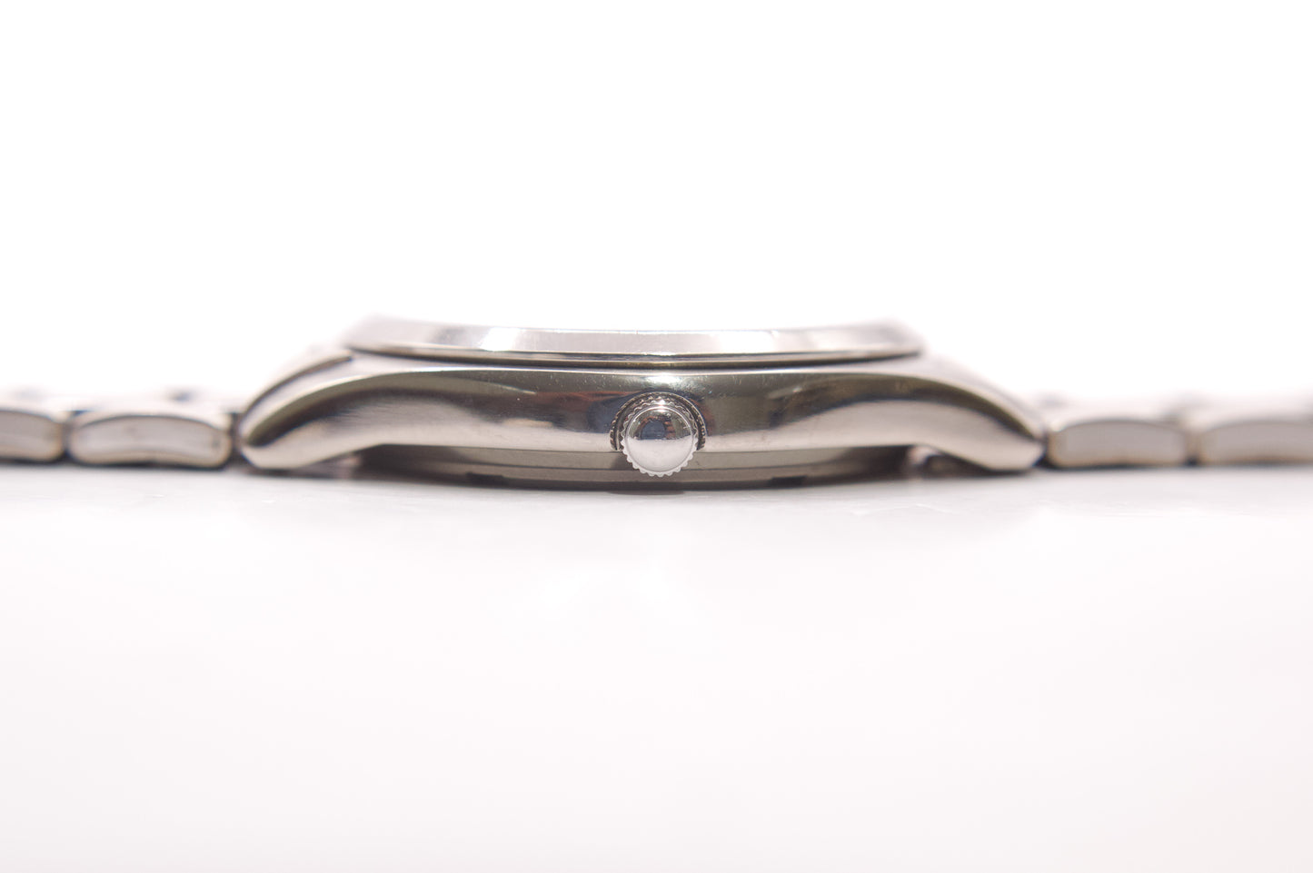 1990s Seiko Titanium Matte Gray Men's Quartz Wrist-Watch