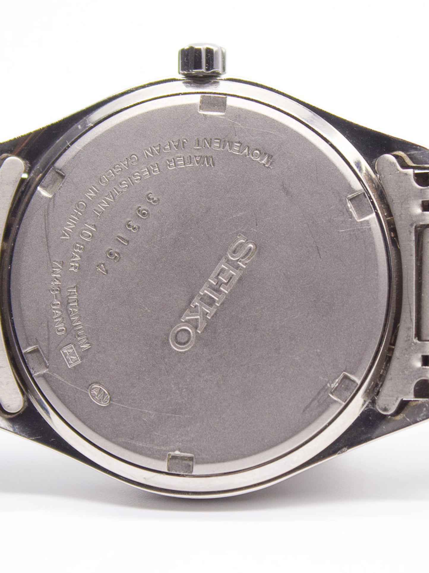 1993 Seiko Quartz Light Silver Dial Titanium Case Men's Wrist-Watch