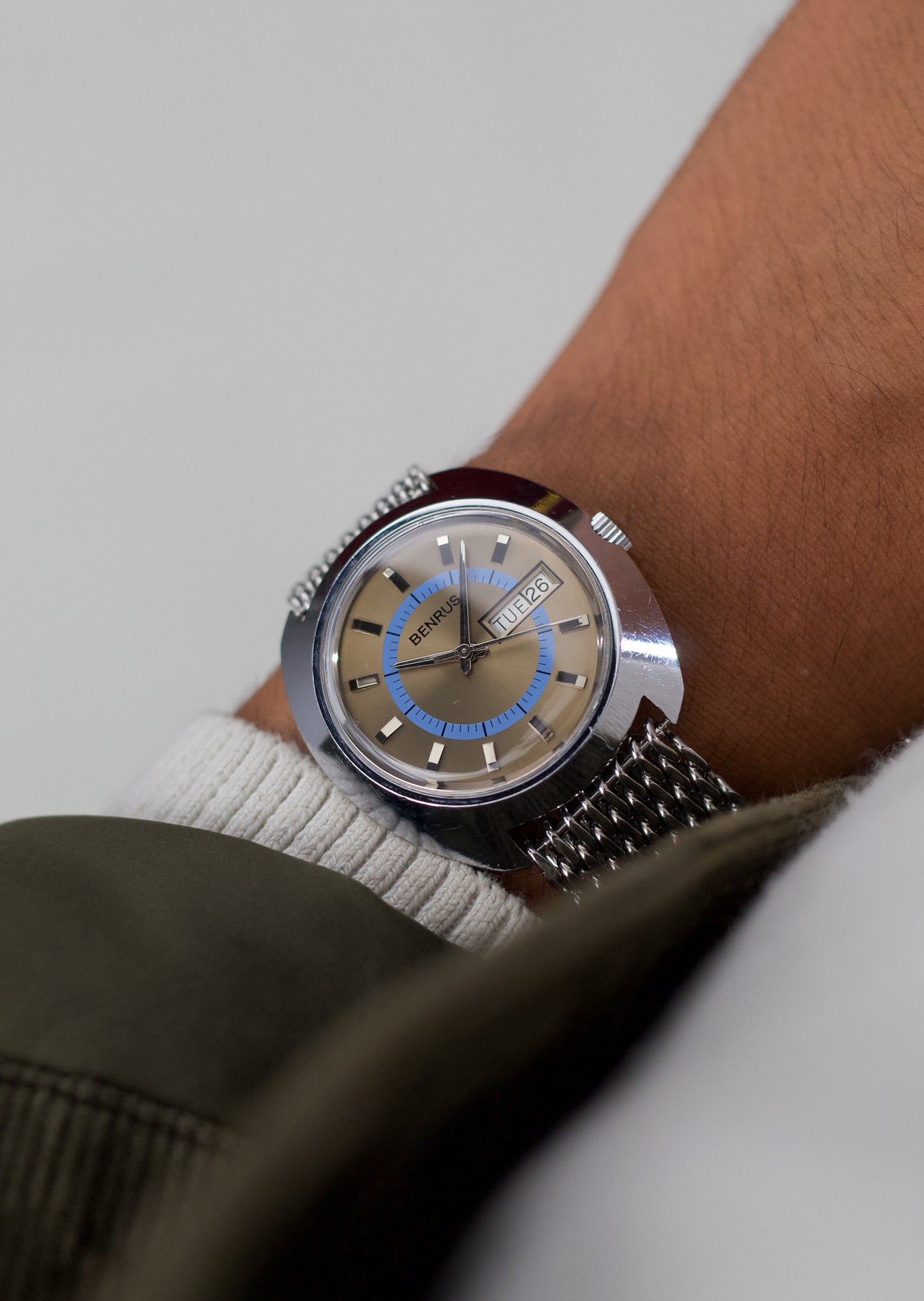 1970s Benrus Mechanical Light Golden Sunburst Dial Men's Wrist-Watch