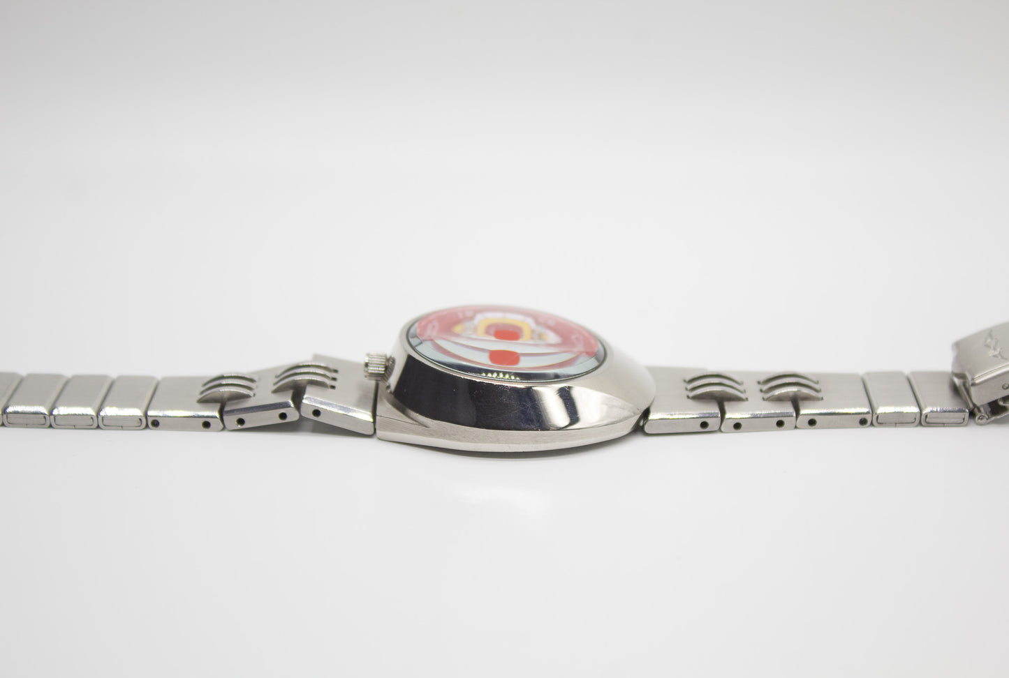 1997 Alba AKA Quartz Red Sunburst Dial Bullhead Case Men's Wrist-Watch