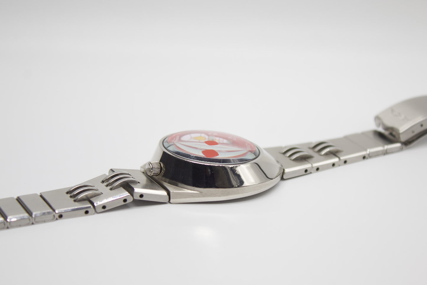 1997 Alba AKA Quartz Red Sunburst Dial Bullhead Case Men's Wrist-Watch
