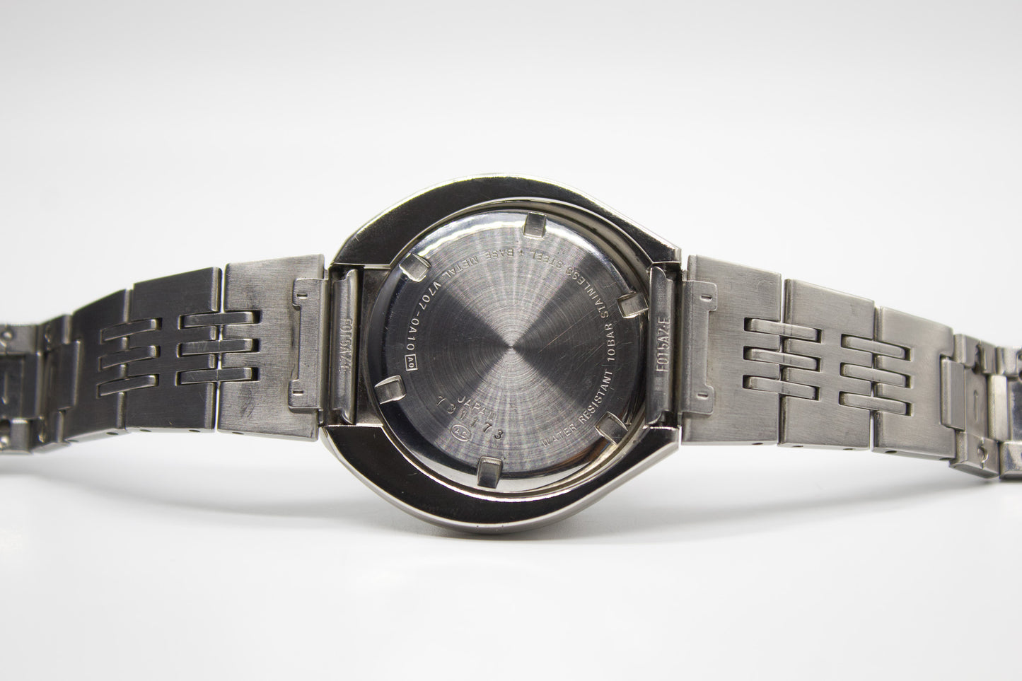 1997 Alba AKA Quartz Red Sunburst Dial Bullhead Case Men's Wrist-Watch