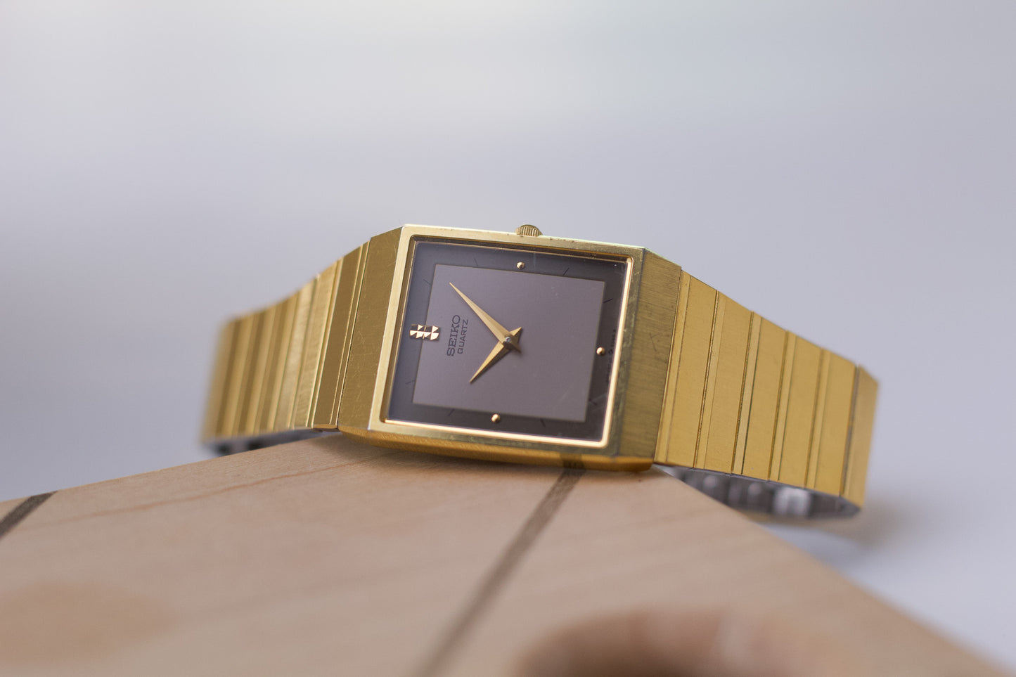 1987 Seiko Quartz 'Baby Galaxy Tank' Men' Wrist-Watch