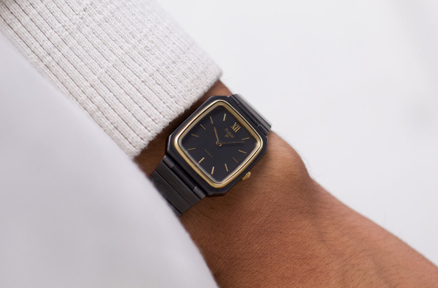 1985 Pulsar Quartz Black Linear Dial Men's Wrist-Watch