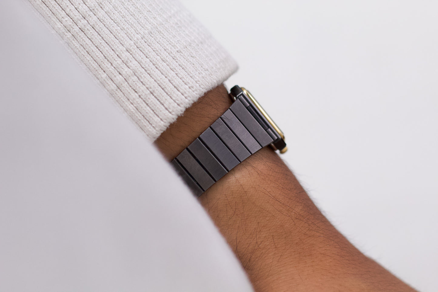 1985 Pulsar Quartz Black Linear Dial Men's Wrist-Watch