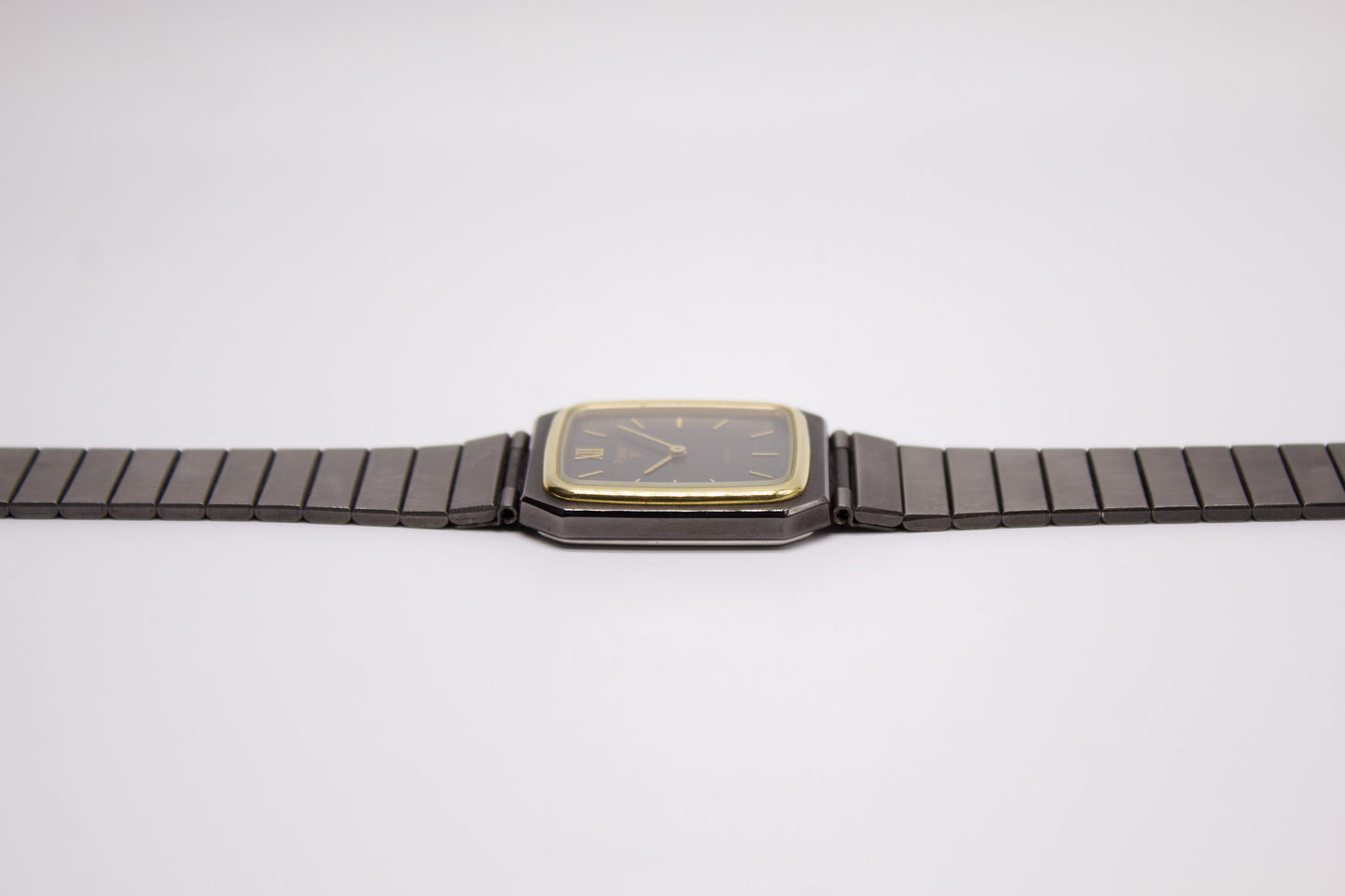 1985 Pulsar Quartz Black Linear Dial Men's Wrist-Watch