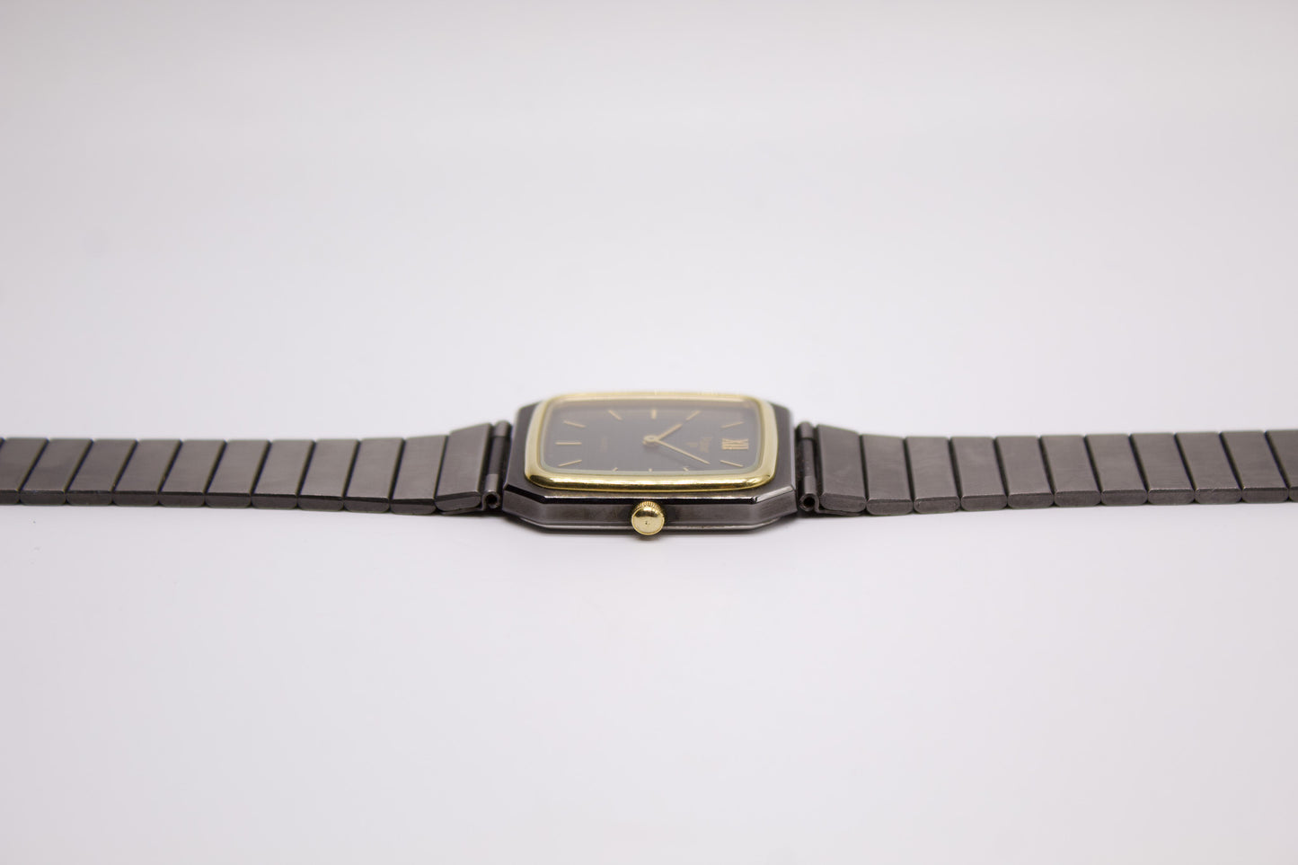 1985 Pulsar Quartz Black Linear Dial Men's Wrist-Watch