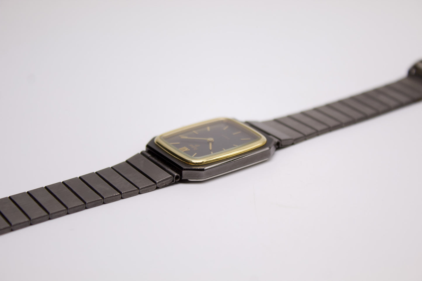 1985 Pulsar Quartz Black Linear Dial Men's Wrist-Watch