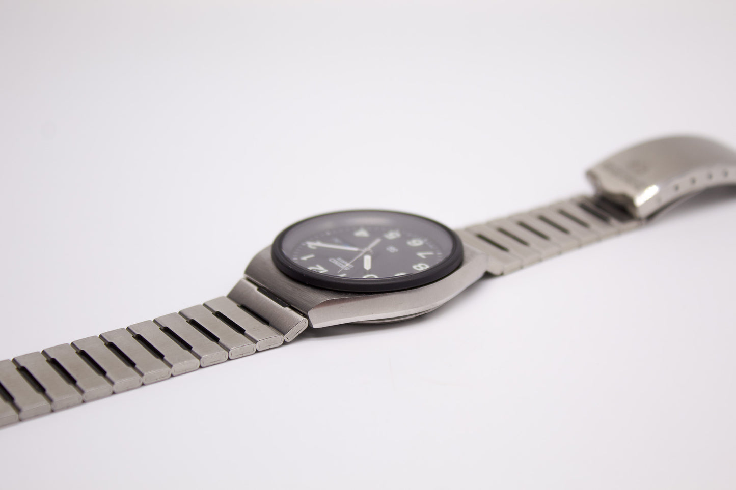 1979 Seiko Quartz SQ Deep Black Dial Men's Wrist-Watch