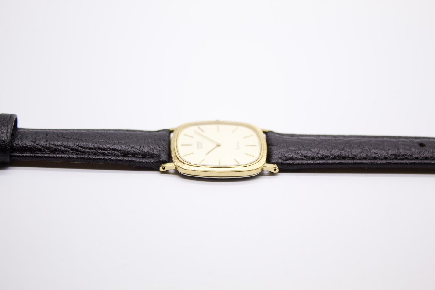 1981 Seiko Dolce Linen Bezel Gold Toned Men's Quartz Wrist-Watch