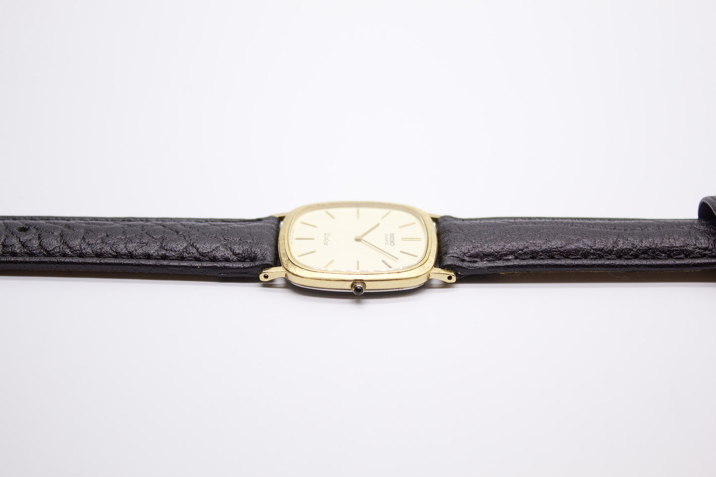 1981 Seiko Dolce Linen Bezel Gold Toned Men's Quartz Wrist-Watch