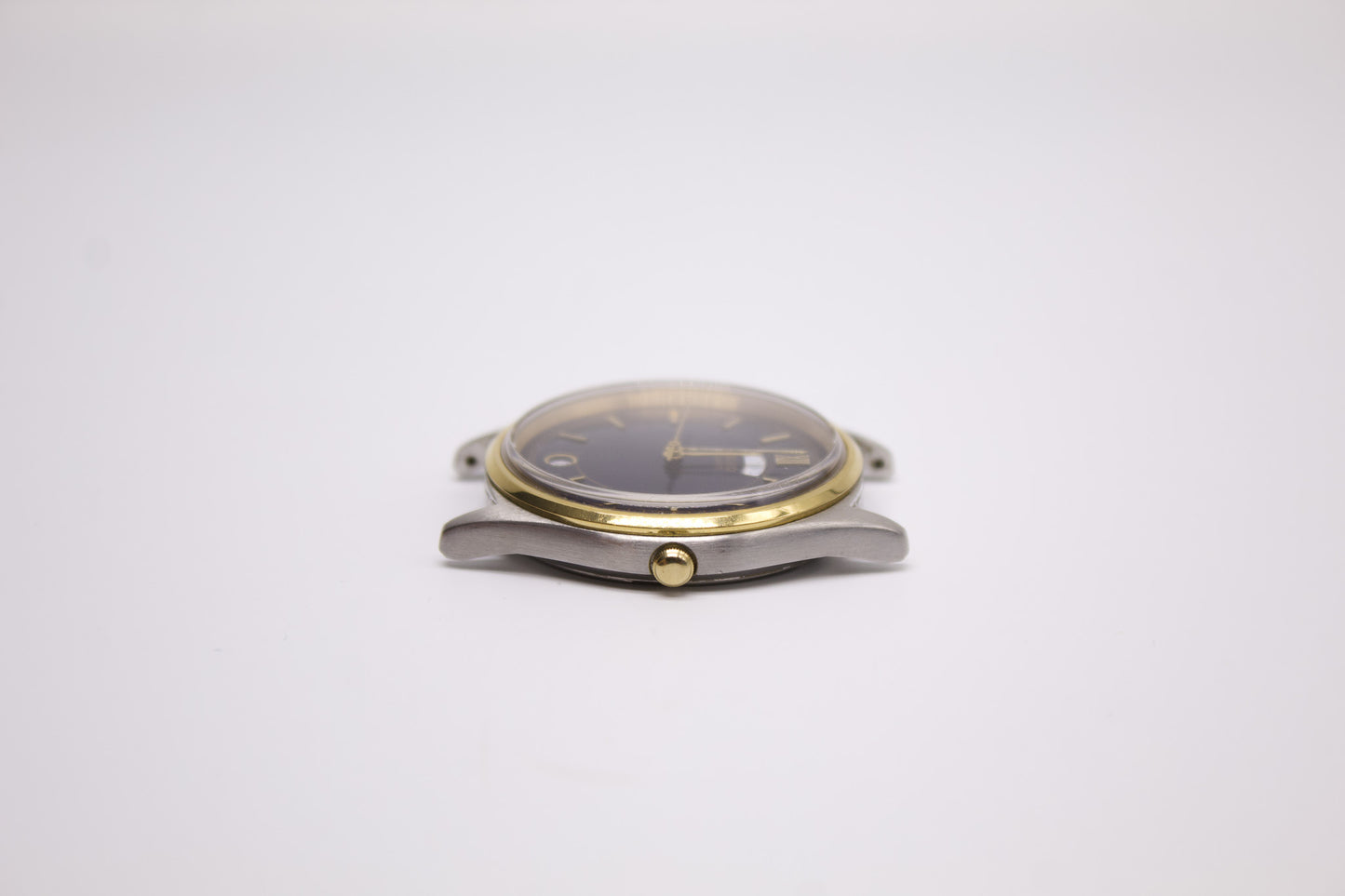 1993 Seiko Quartz Royal Blue Carved Dial Men's Wrist-Watch
