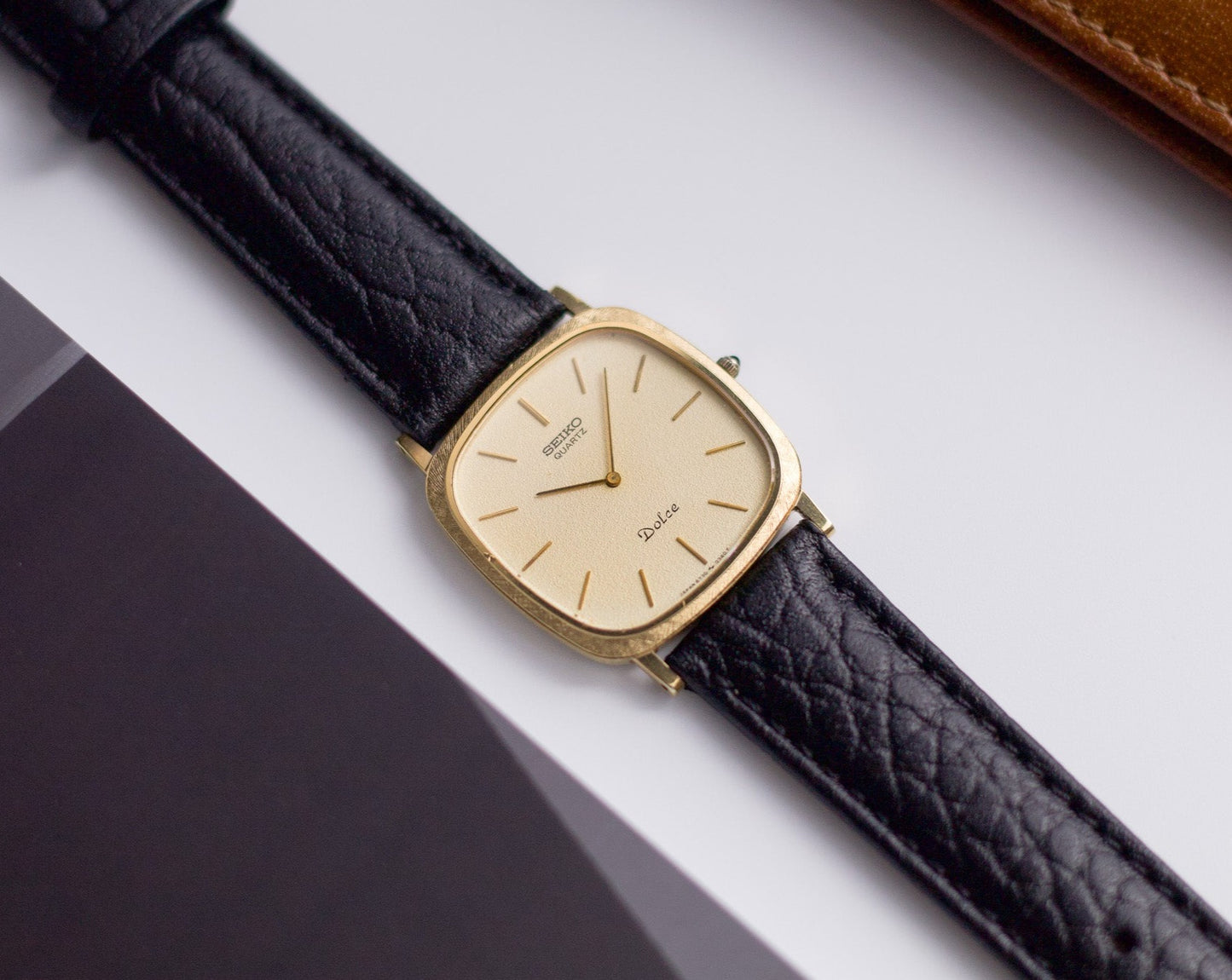 1981 Seiko Dolce Linen Bezel Gold Toned Men's Quartz Wrist-Watch