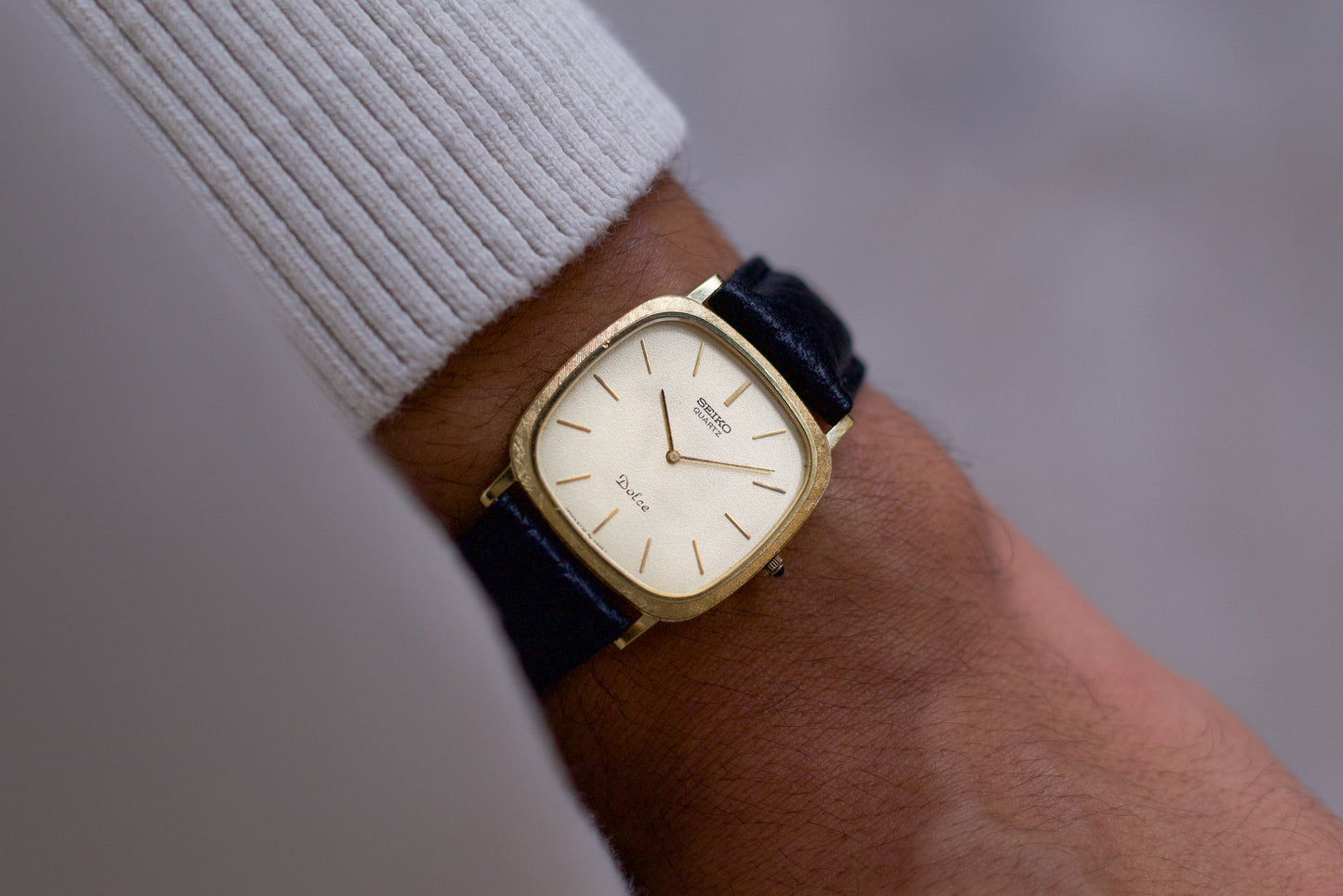 1981 Seiko Dolce Linen Bezel Gold Toned Men's Quartz Wrist-Watch