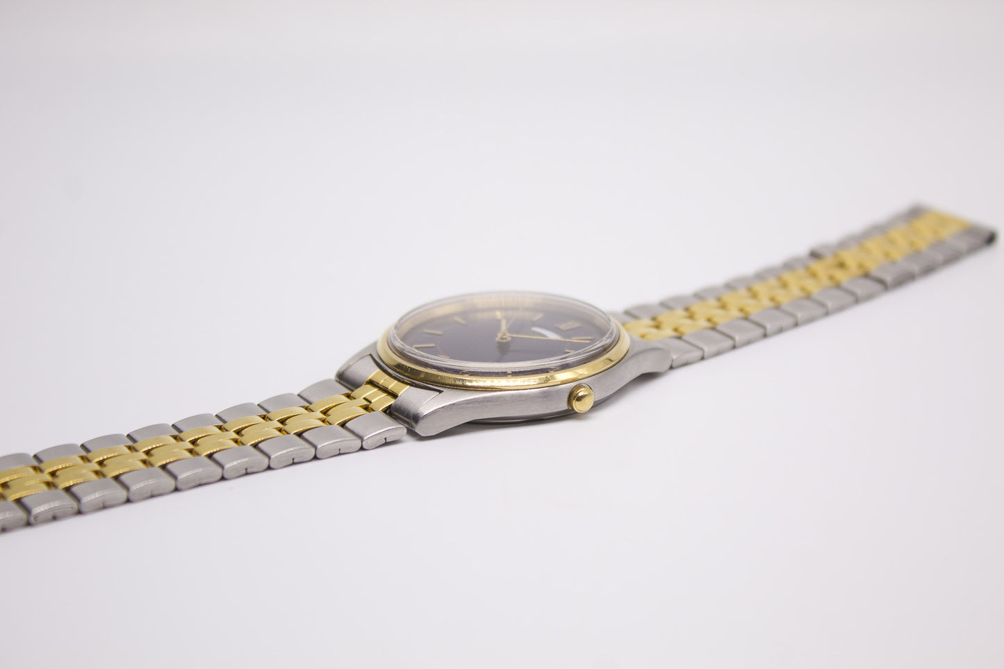 1993 Seiko Quartz Royal Blue Carved Crystal Dial Men's Wrist-Watch