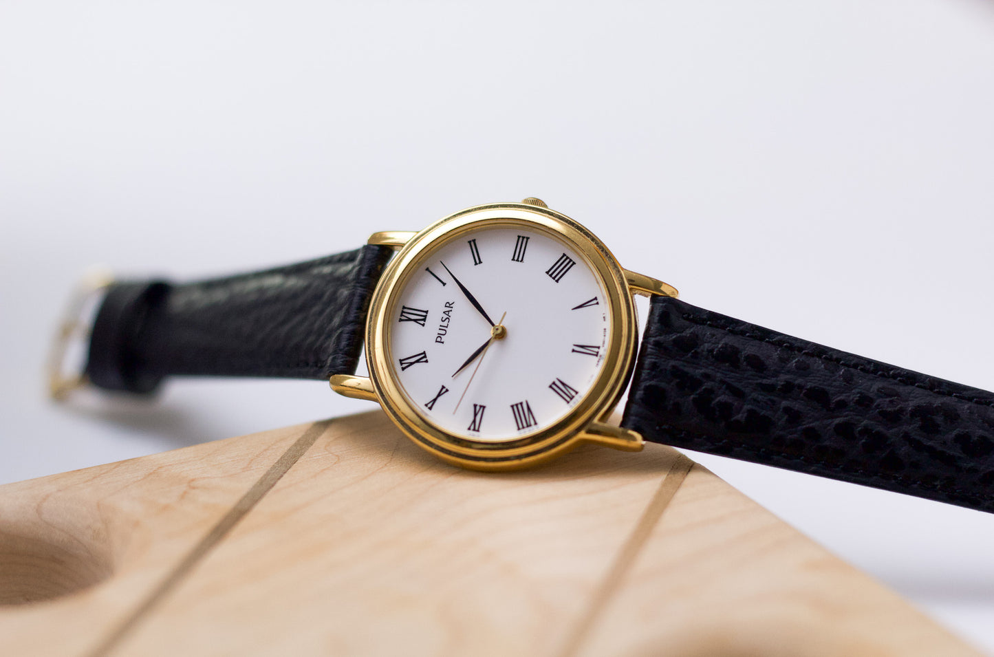 2002 Pulsar Quartz Cream White Roman Numeral Dial Men's Wrist-Watch