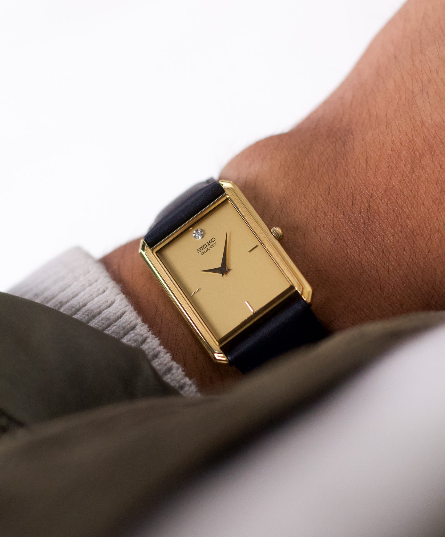 1985 Seiko Quartz 'Gem' Tank Light Golden Dial Men's Wrist-Watch