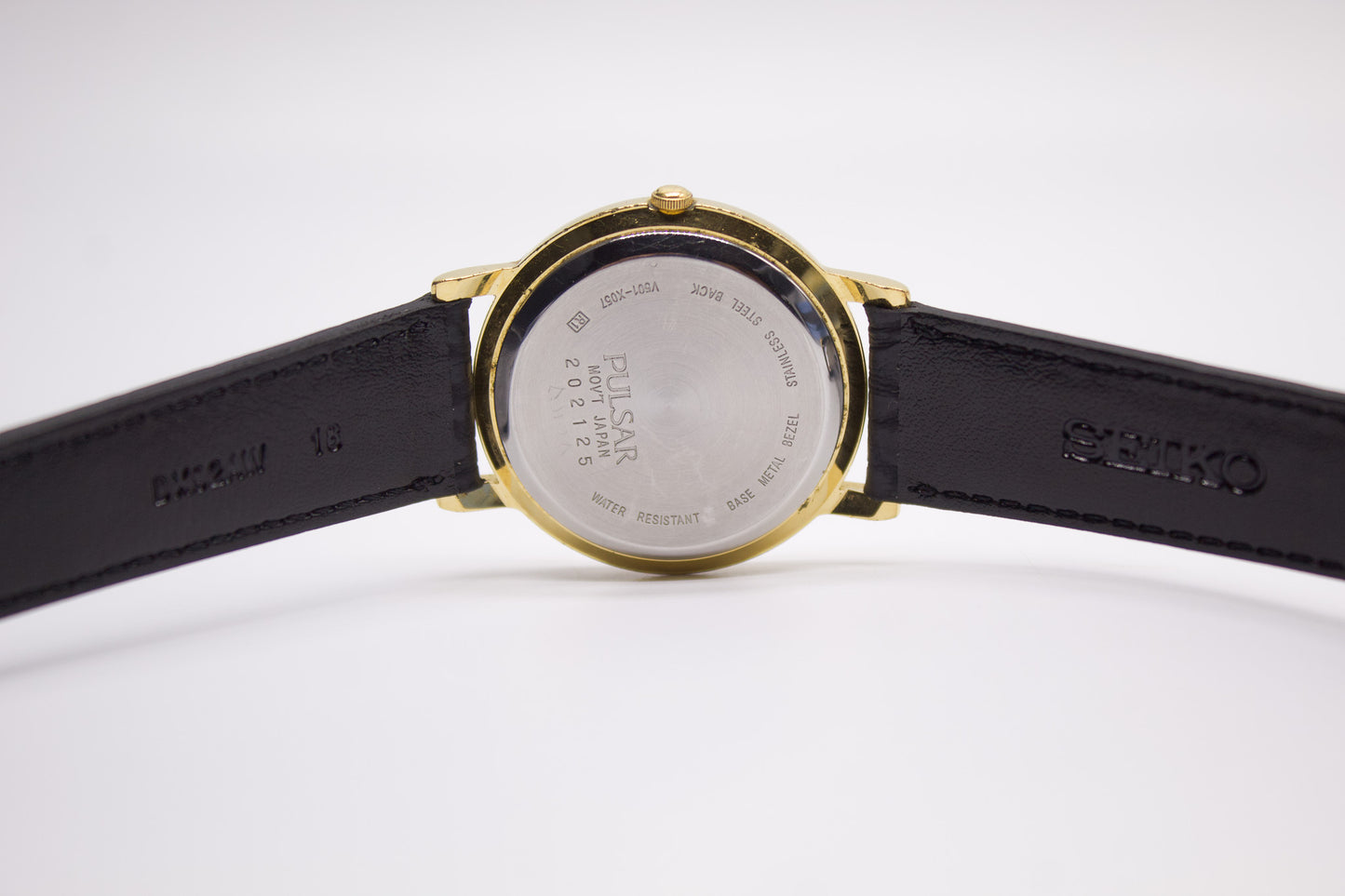 2002 Pulsar Quartz Cream White Roman Numeral Dial Men's Wrist-Watch