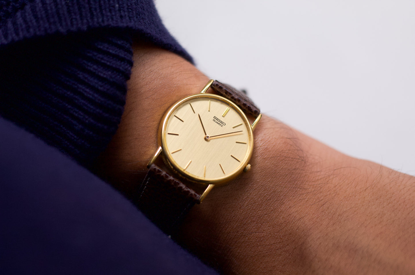1990 Seiko Quartz Gold Straight Grain Dial Men's Wrist-Watch