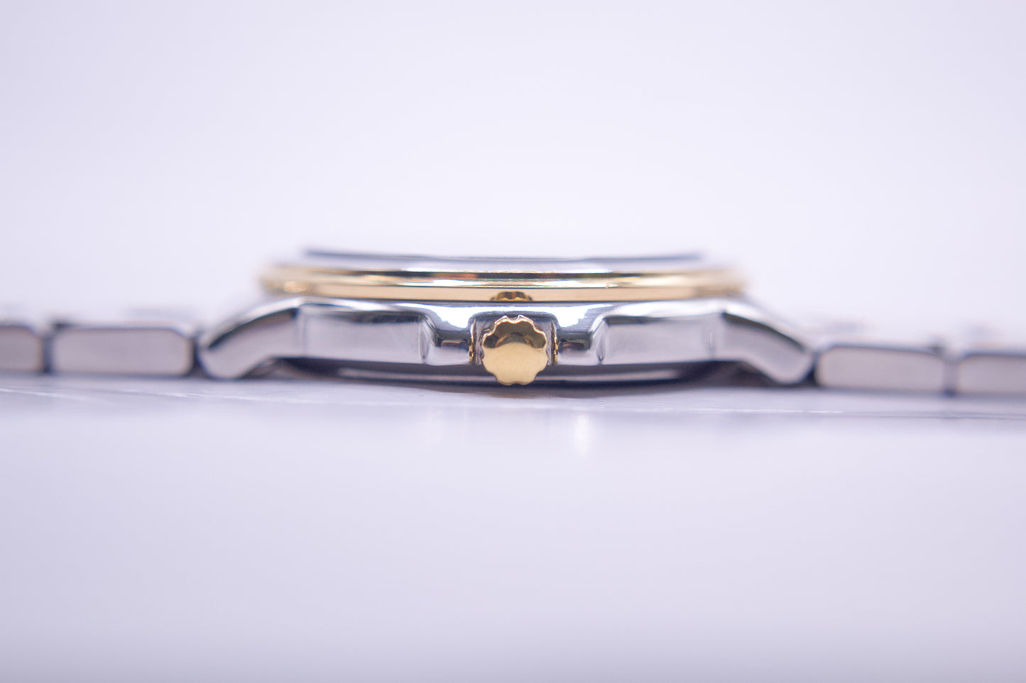 1990 Seiko Two Tone Quartz REF#:V742-8119 Men's Wrist-Watch